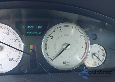 2005 Chrysler 300C z USA, uszkodzony, nr VIN 2C3AA63HX5H520557